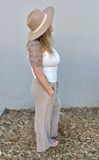 Meadow Lace Trim Linen Pants